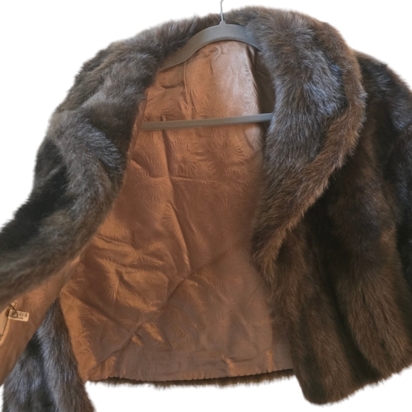 Vintage Fur Short Cape. OS - Picture 3 of 9
